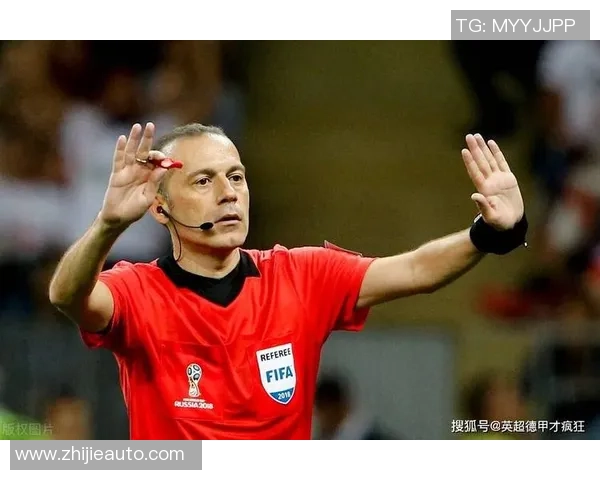 里尔与亚眠比赛暂停引发热议球迷对裁判判罚表示不满